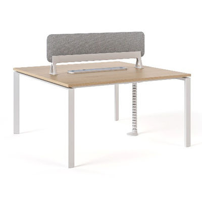 Dua Orang Double Side Workstation Staff Desk Dengan Kabel Manajemen Layar Gaya Modern